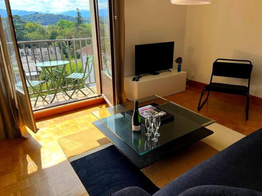 Pau Centre Vue Sur Les Pyrenees Pour 2 Nuits Au Minimum Apartment Luaran gambar