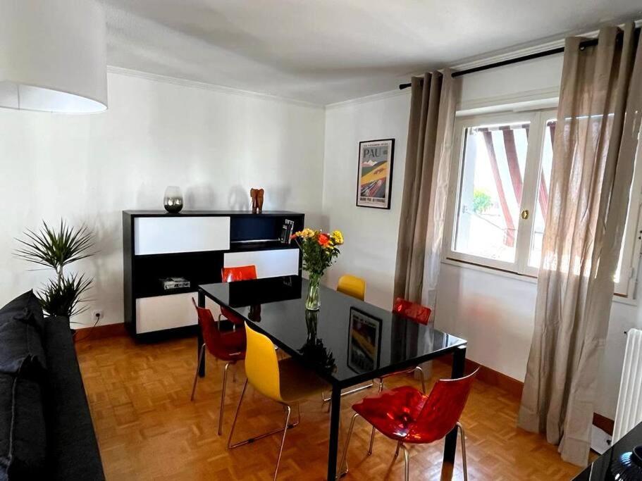 Pau Centre Vue Sur Les Pyrenees Pour 2 Nuits Au Minimum Apartment Luaran gambar
